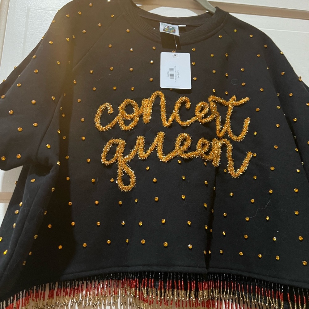 Queen of sparkles crop top with embellishment, so stylish and chic